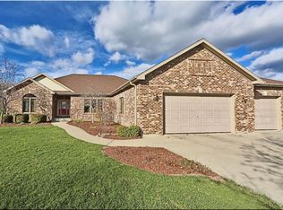 190 Chelsea Cir, Union Grove, WI 53182