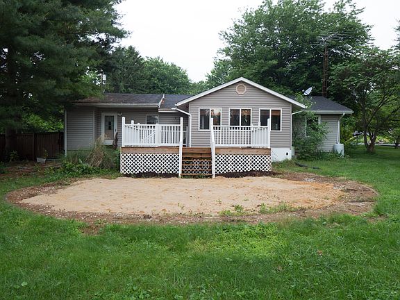 3rd image of 38 Chatfield Dr