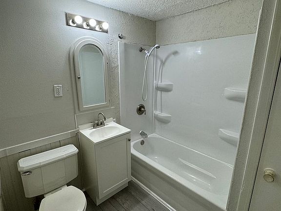 5th image of 1129 Baldwin St