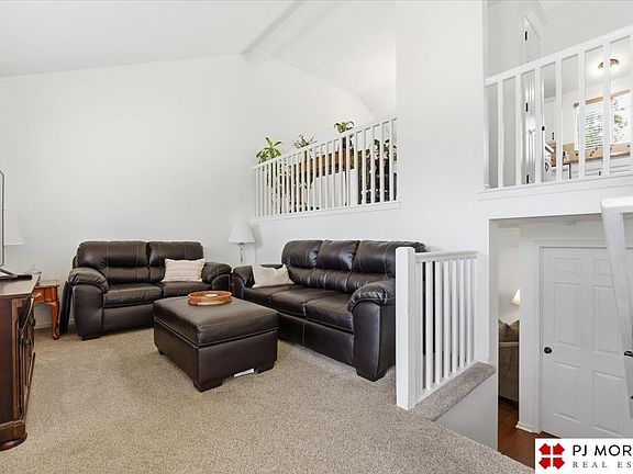 3rd image of 3104 Sheridan Rd