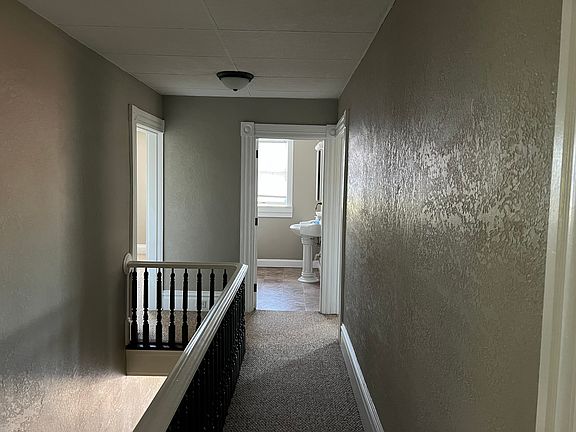 4th image of 743 Highland Ave APT 2