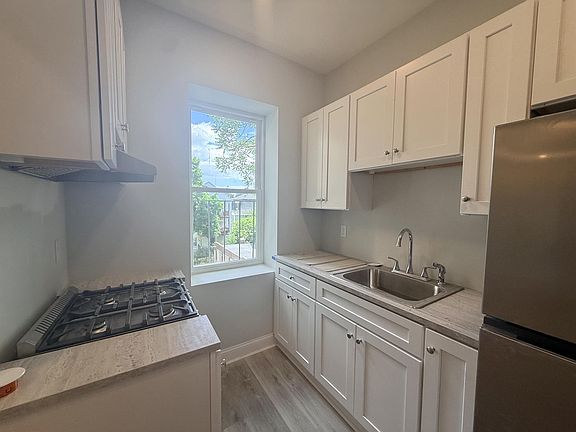 3rd image of 72 Kirkland St APT 22
