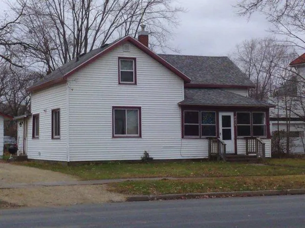 1107 2nd St W, Menomonie, WI 54751