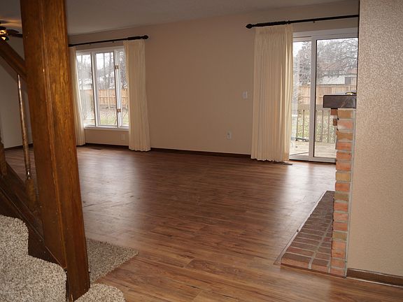 3rd image of 1427 Coventry Close St