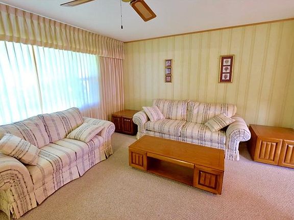 4th image of 7518 Blossom Ave