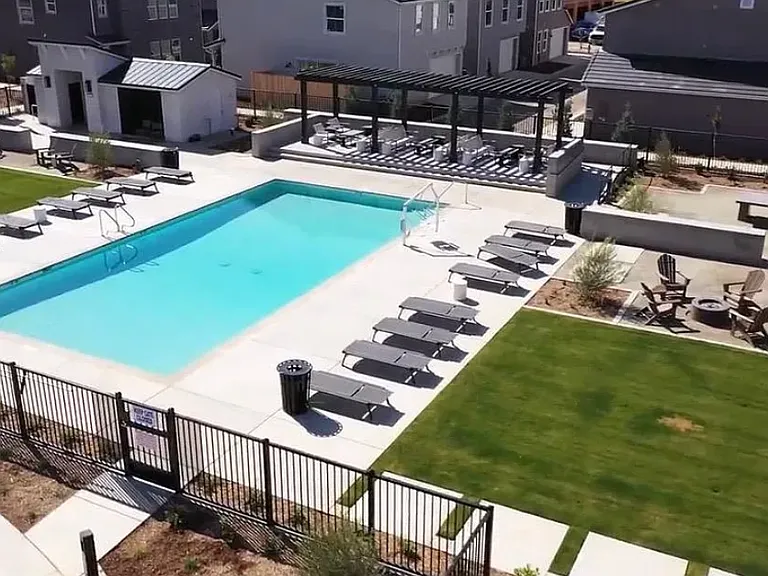 2675 E Teaberry Dr — Photo 17
