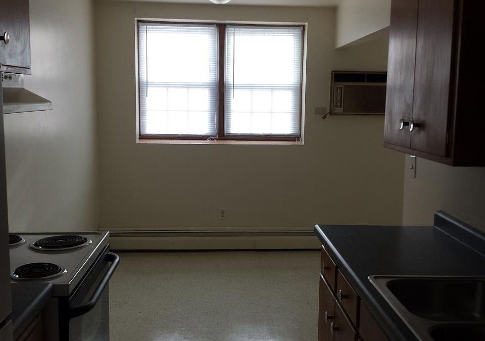 1st image of 4242 Fremont Ave N APT 4