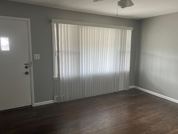 4th image of 1594 Moran Ave
