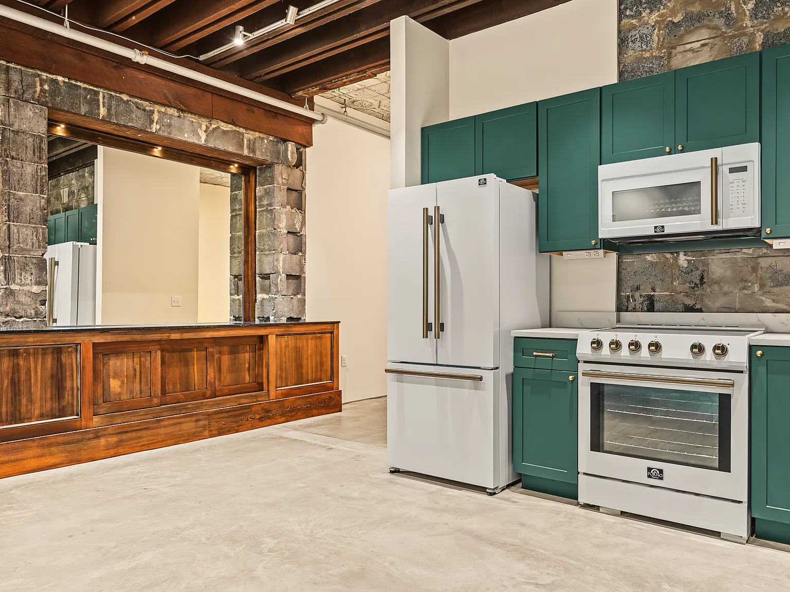 1 bed, 820 sqft, $2,500 — Photo 2