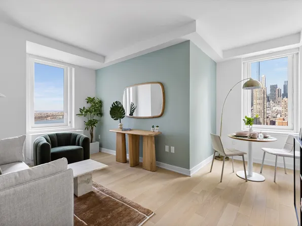 555 West 38th Street image 13 of 13