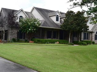 1009 The Cliffs Blvd, Montgomery, TX 77356