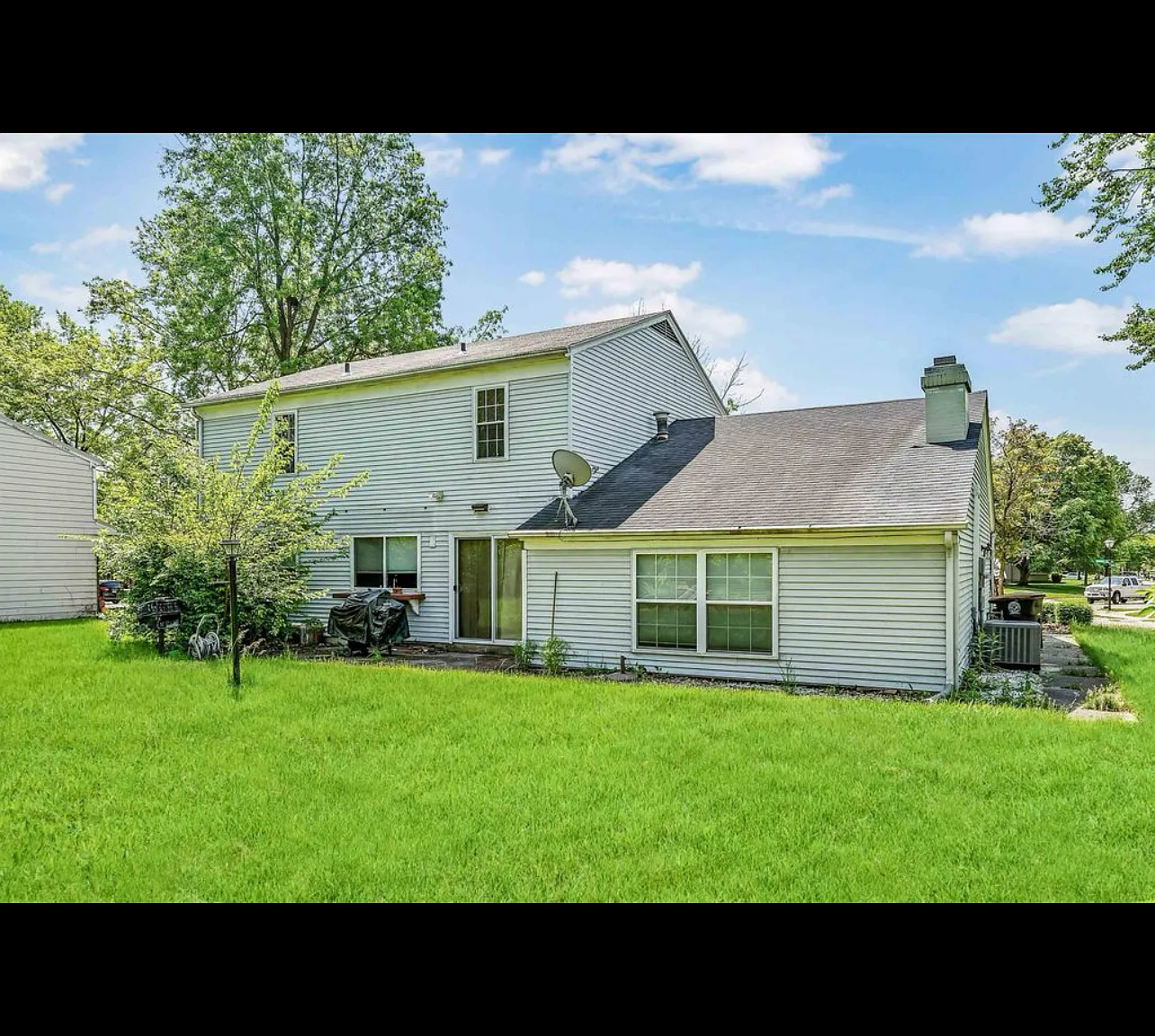 5 bed, 2112 sqft, $2,500 — Photo 2