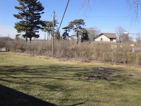 3rd image of 910 E Alma Dr