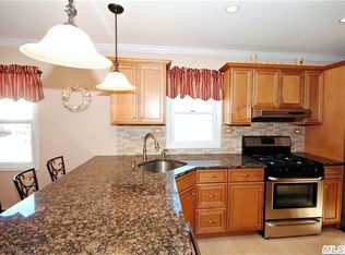 88 Virginia Ave, Long Beach, NY 11561