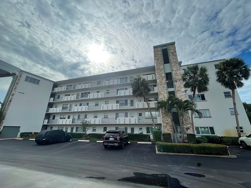1st image of 4440 Ironwood Cir APT 407D