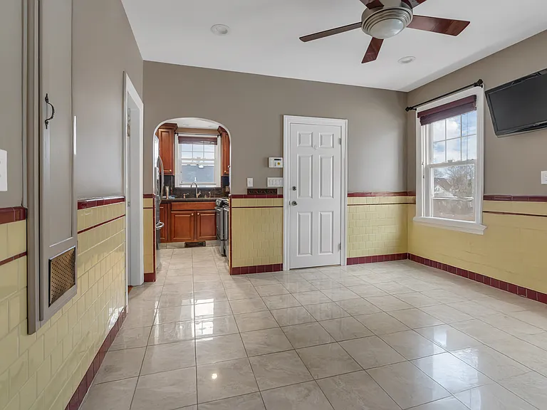 711 Academy Ave #2 — Photo 12