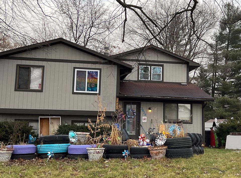 1st image of 3424 S Woodland Dr