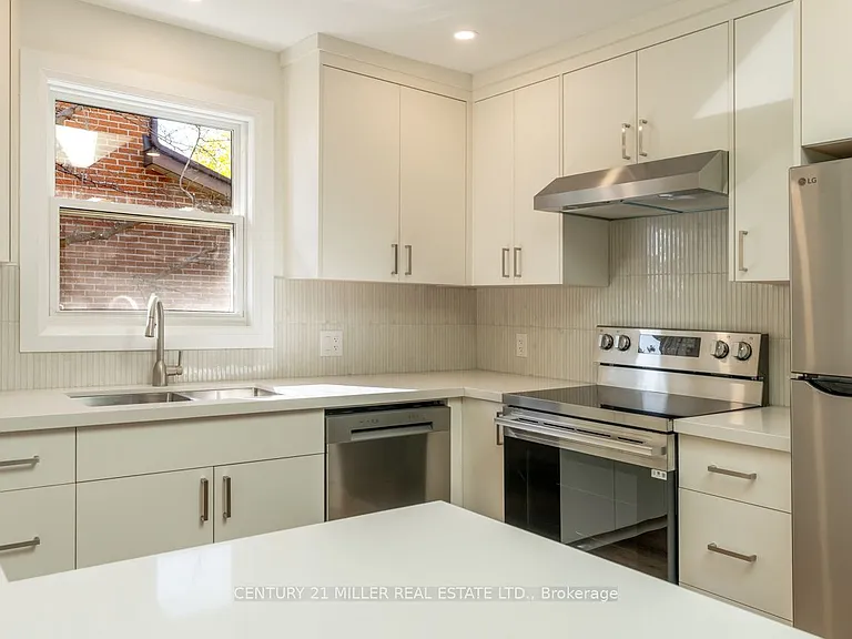 477 Valleyview Cres #A — Photo 8