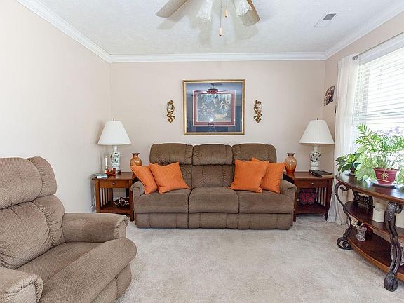 5th image of 1112 Orchard Dr