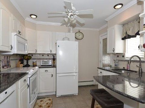 5th image of 9 Woodycrest Dr