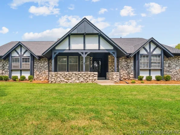 717 W 97th Ct S, Jenks, OK 74037