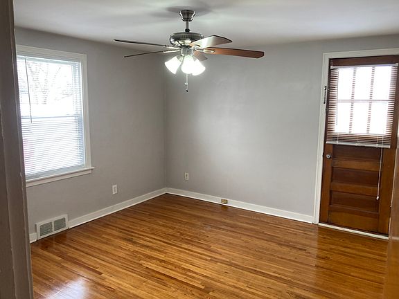 4th image of 413 Victoria Blvd Floor 2