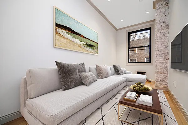 Rented by REAL New York | media 3