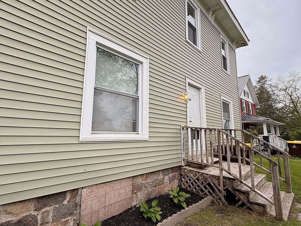 1st image of 256 Ely St #3