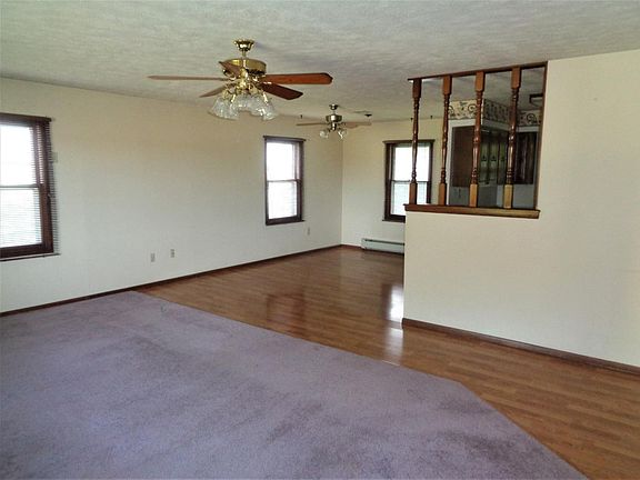 4th image of 229 NE 10th Ave