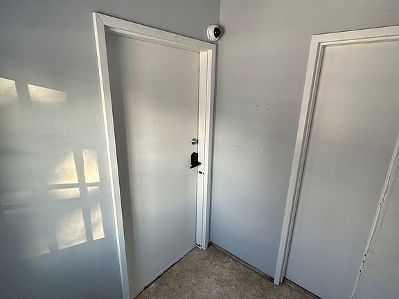 Entry way to 1st floor unit