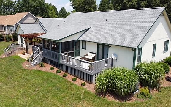 3rd image of 102 Spyglass Ln