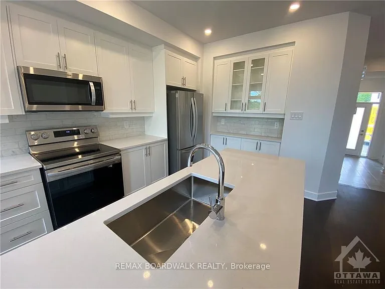 228 Bristol Cres — Photo 8