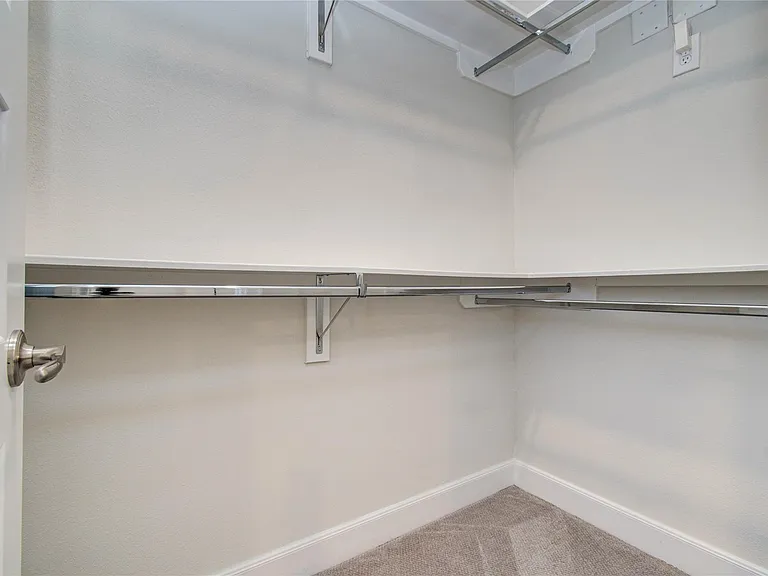 2810 Grand Fountains Dr #B — Photo 32