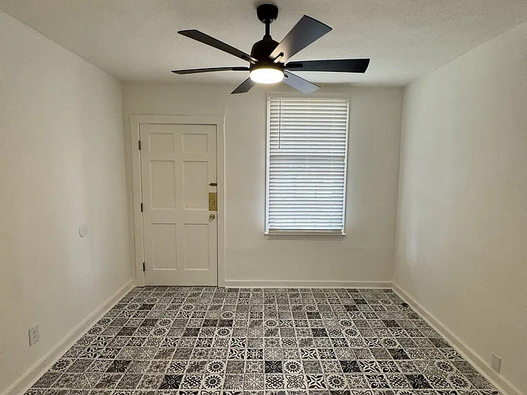 115 S Leo St #6 — Photo 7