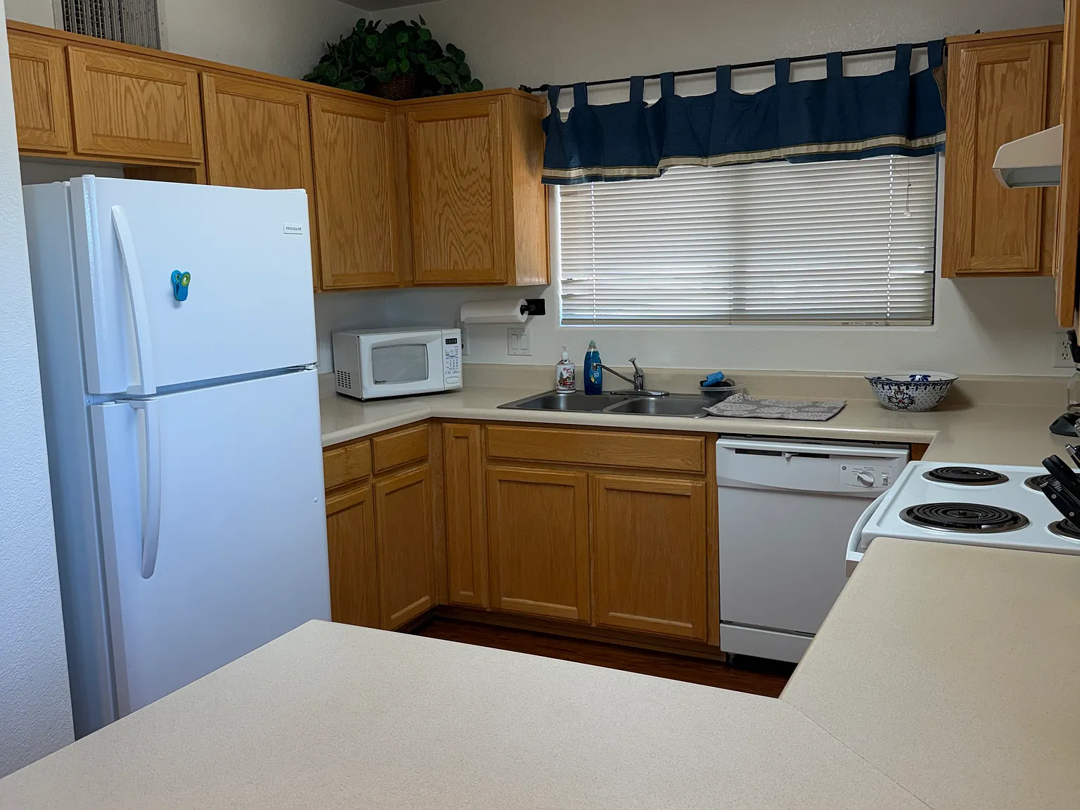 2 bed, 1175 sqft, $1,500 — Photo 2