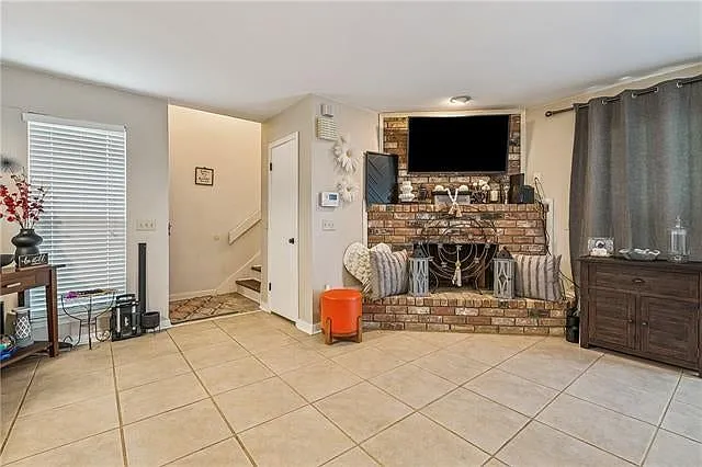 2 bed, 1260 sqft, $1,500 — Photo 2