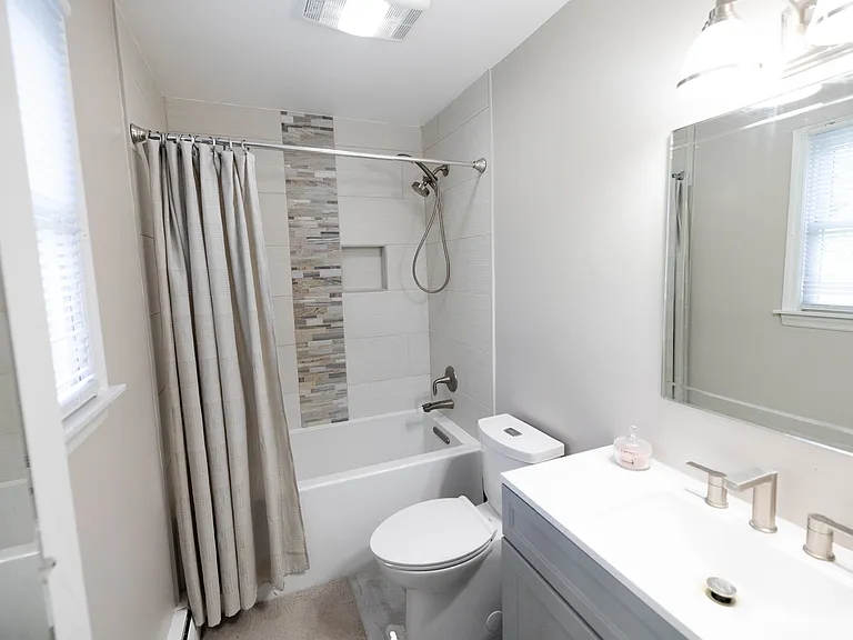 12 Spring Hill Ln — Photo 4