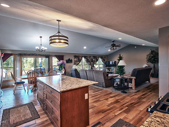 5th image of 69406 Christiann Creek Dr