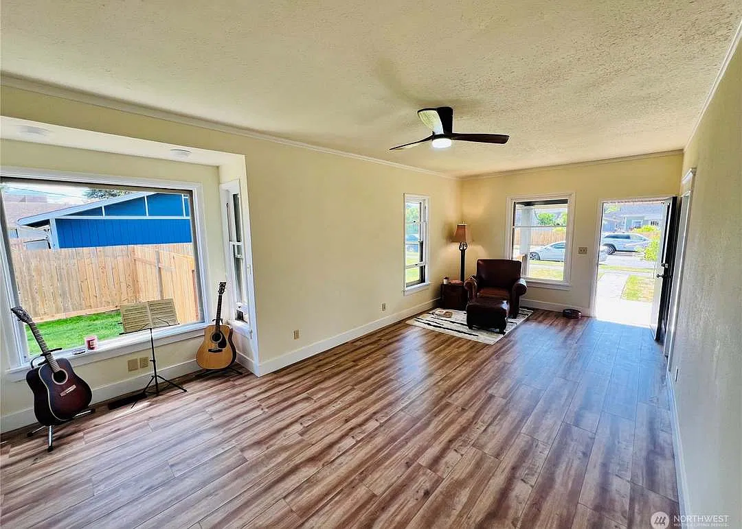 2 bed, 1414 sqft, $2,450 — Photo 4