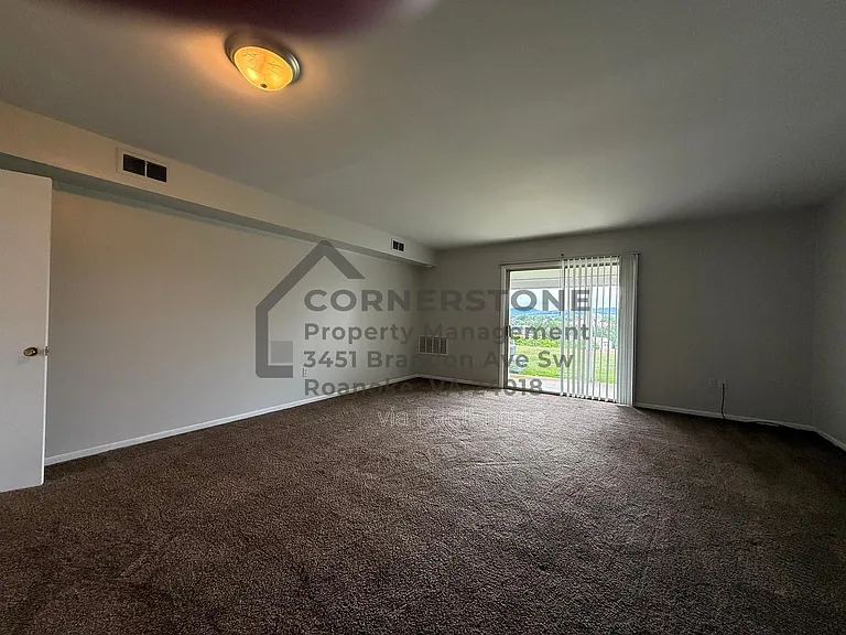 6500 Carefree Ln #13 — Photo 4