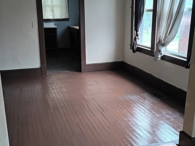 141 Madison St — Photo 3