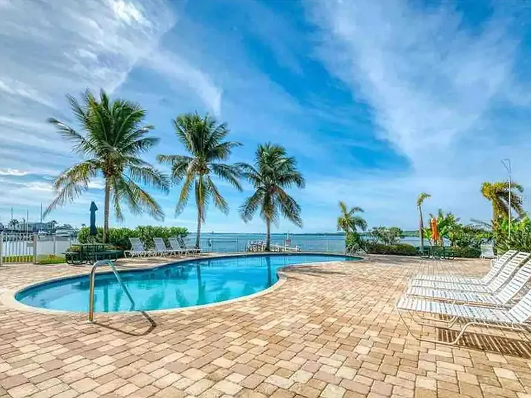 8800 Bay Pines Blvd #305 — Photo 1
