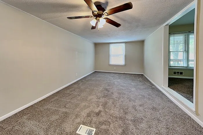 4 bed, 2.0 bath, 1928 sqft, $1,895 — Photo 3