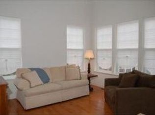 588 Telluride Dr, Gilberts, IL 60136