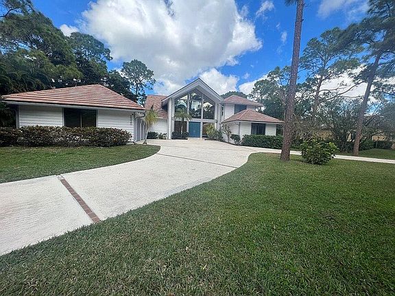 2nd image of 1328 SE Colony Way