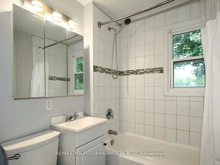 6159 Churchill St — Photo 18