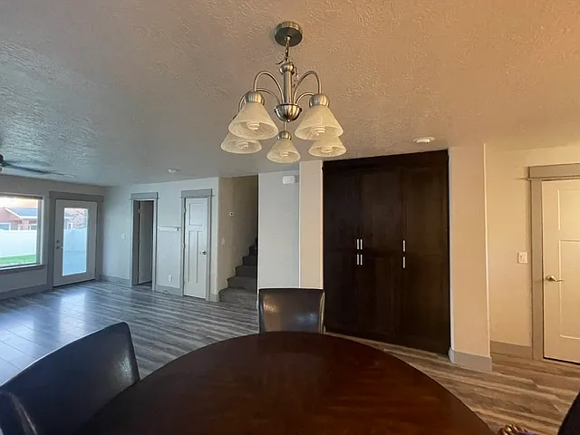 3 bed, 2.5 bath, 1740 sqft, $2,400 — Photo 3