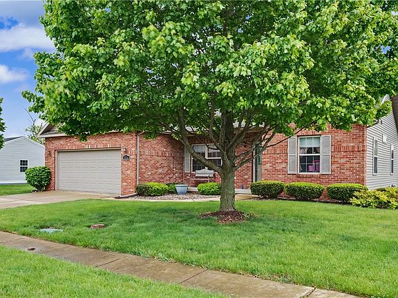 3rd image of 126 Larkspur Dr