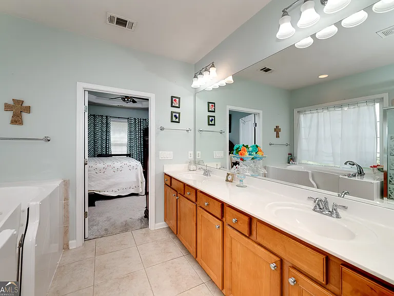 230 Begonia Ct — Photo 18
