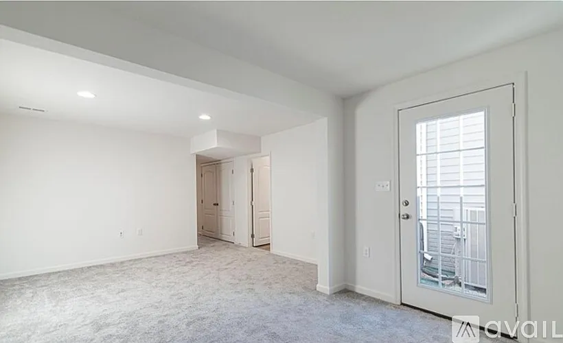 Building Photo - 112 Cecily Way